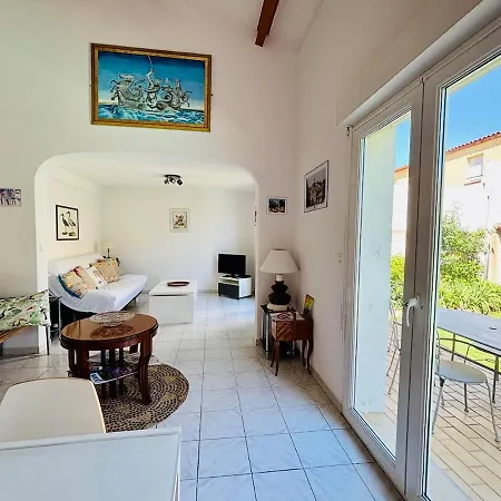 Le Palmier Et L'olivier, Private Pool, 8 People Montady
